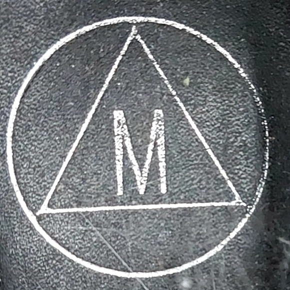 Missguided faux leather patent black zip front pull ring Boots - Picture 4 of 4